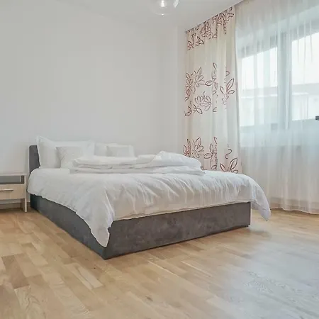 Cn2i Luxury Accommodation/mv *