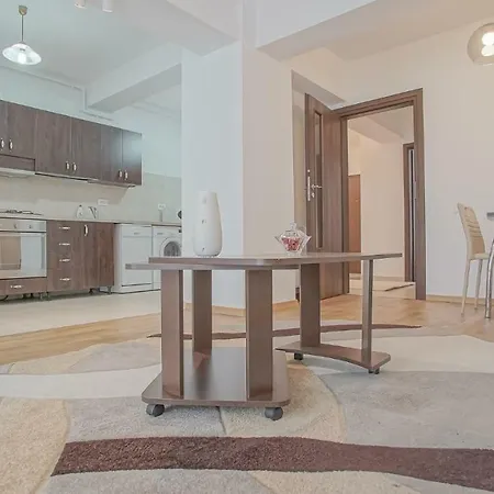 Cn2i Luxury Accommodation/mv Apartment
